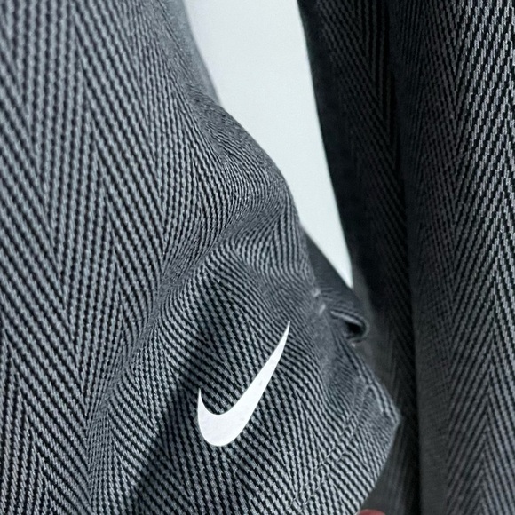 Nike • Grey Herringbone Chevron Grey Therma Fit ONE Pullover - Picture 6 of 7